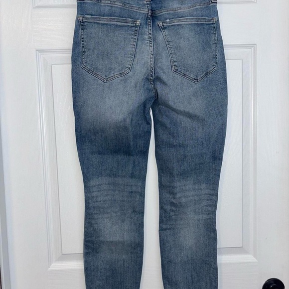 Lucky Brand High Rise Blue Jeans - Picture 2 of 5